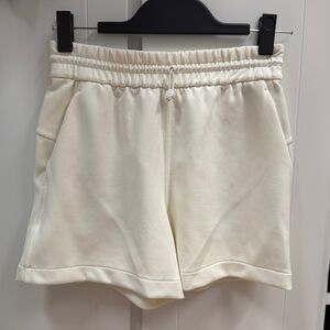 Lululemon Softstreme High Rise Short 4” in lemon sorbet